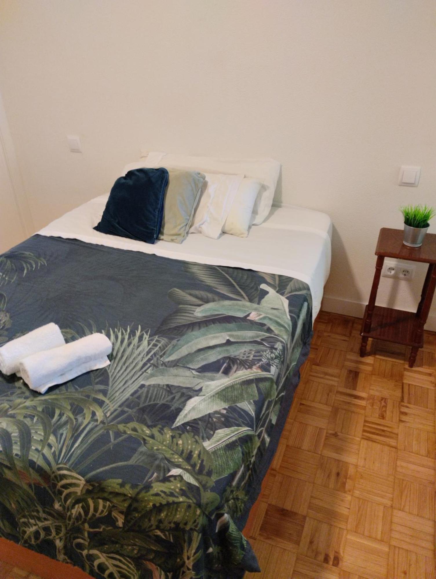 Habitacion Confort En Chamartin Мадрид Екстериор снимка