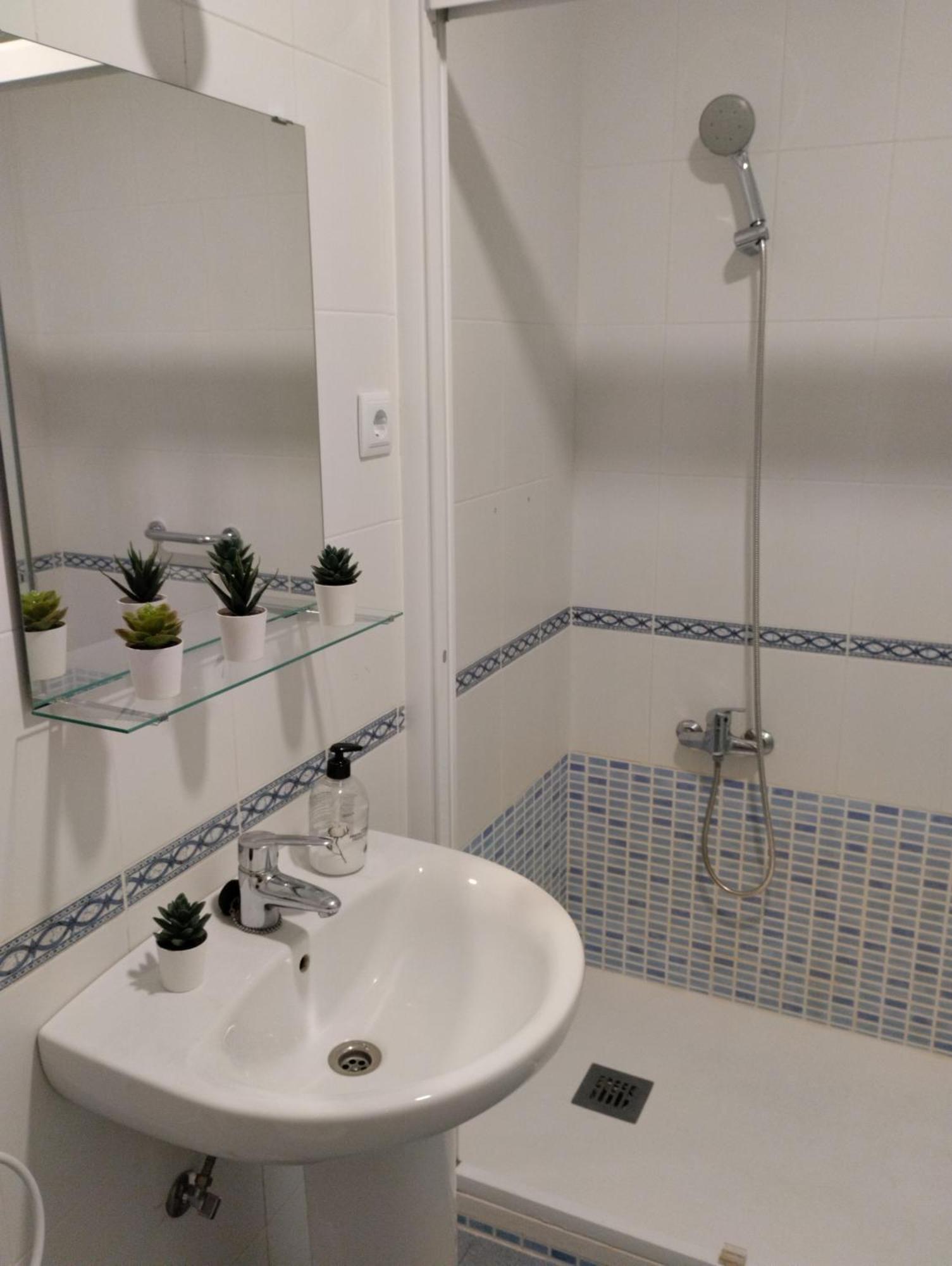Habitacion Confort En Chamartin Мадрид Екстериор снимка
