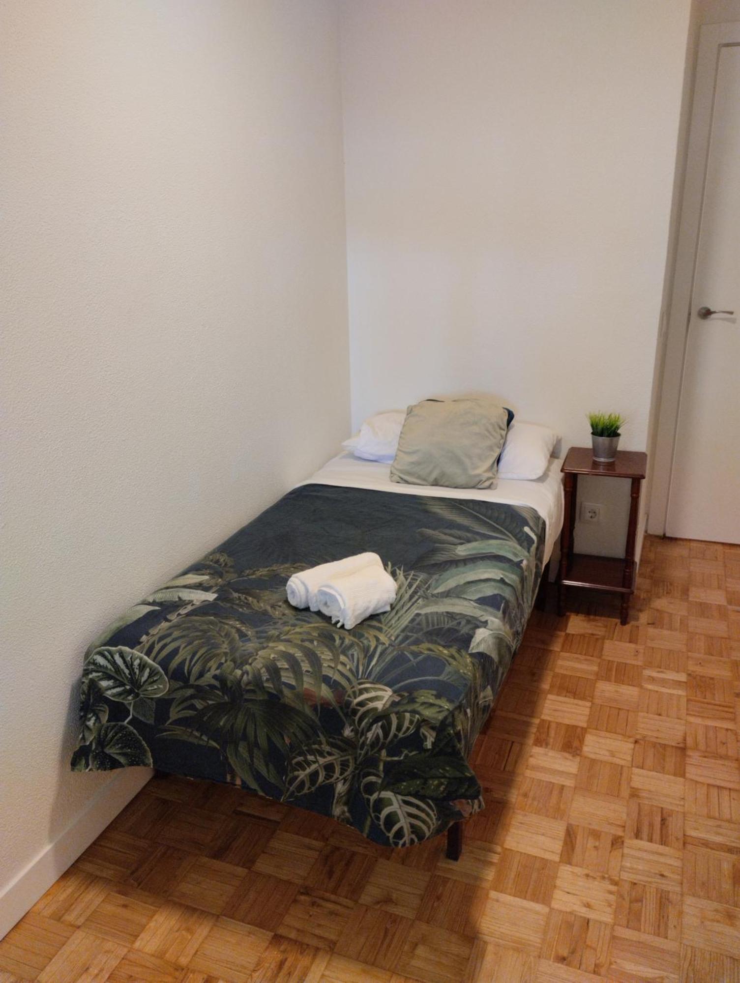 Habitacion Confort En Chamartin Мадрид Екстериор снимка