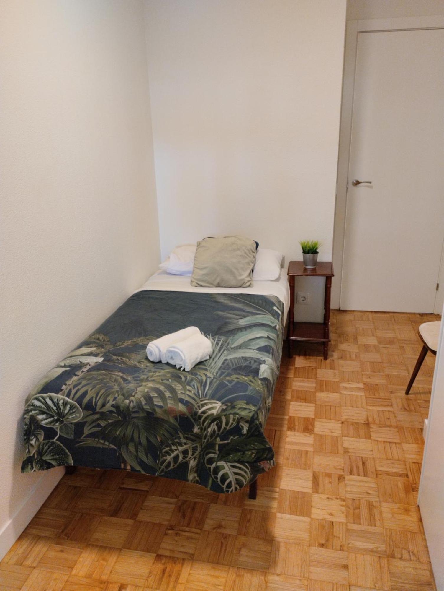 Habitacion Confort En Chamartin Мадрид Екстериор снимка